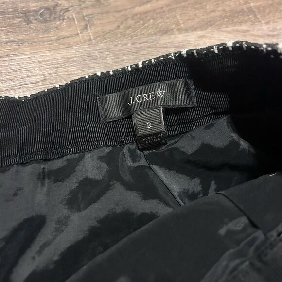 J. Crew Women's Black Geometric Mini Skirt Size 2 Casual Lined - Picture 3 of 7